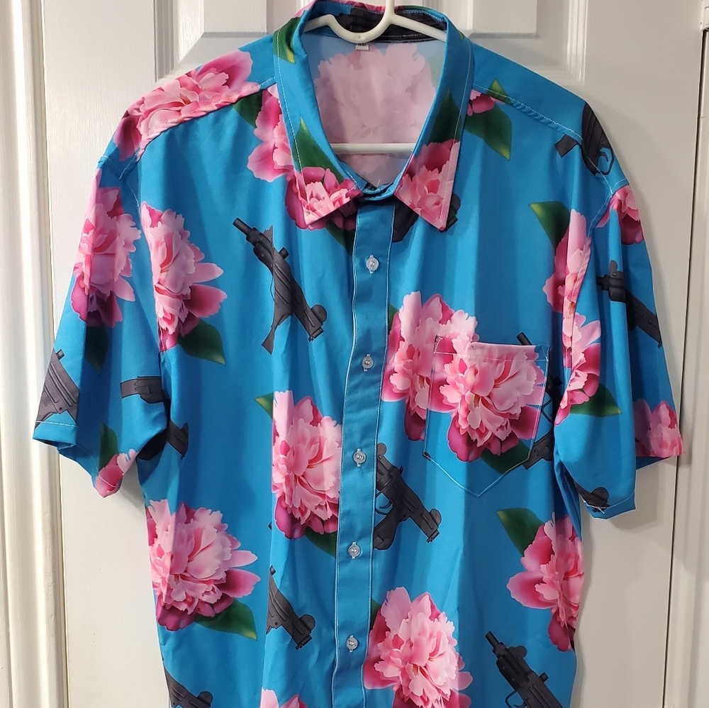 Hawaiian beach / pool "uzi" shirt.